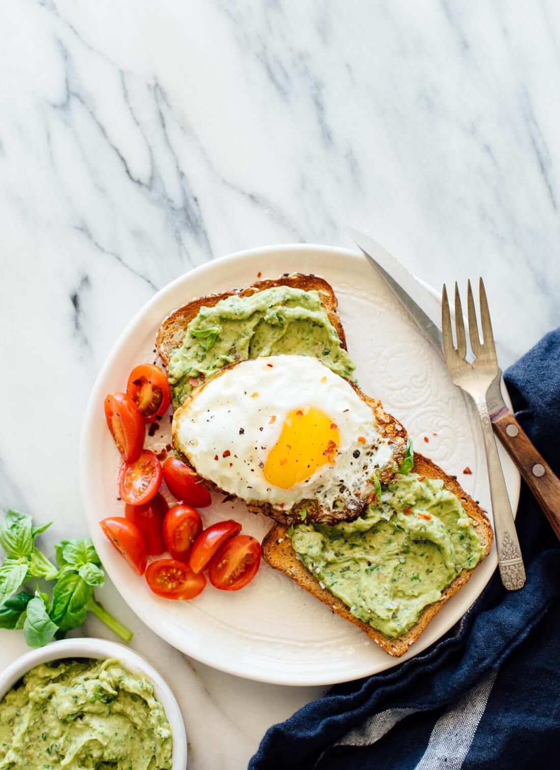 Love avocados and wondering how to make avocado toast either you like them smashed or for breakfast mornings, lunch, or as healthy snacks sandwiches. Here is an article with 15 best simple, avocado toast ideas some have eggs, others are vegan, clean eating, different varieties of toppings to add example salmon. My favorite is # 5. Avocado toast Photography #avocadotoast #toast #avocado #food #lunch #dinner #breakfastideas 